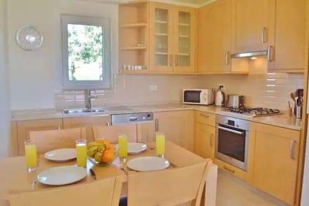 Belvedere, Lavanta, * Kalkan